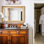 Prime Location In 12south, Walkable To Shopping & Dining Holiday home Nashville