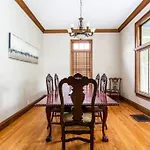 Prime Location In 12south, Walkable To Shopping & Dining