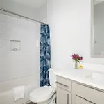 With En-suite Bath, Tv & Blackout Shades Holiday home Nashville
