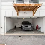 All Rooms With En-Suite Bath, Tv & Blackout Shades