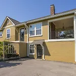 Golf Views, Porch Vibes, 3Mi To Broadway!