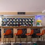 Honky Tonk Bar, Minutes To Airport & Broadway Holiday home Nashville