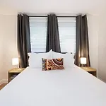 Holiday home Minutes To Opry, Airport & Broadway *