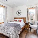 Historic Loft 2mi To Broadway On-site Speakeasy Apartment *
