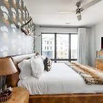 2 Side By Side Units, The Honky Tonk Party Pads, Parking Gym Pool Apartment Nashville
