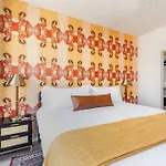 Apartment 2 Side By Side Units, The Honky Tonk Party Pads, Parking Gym Pool *