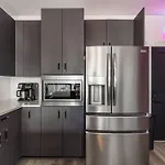 Apartment 2 Side By Side Units, The Honky Tonk Party Pads, Parking Gym Pool *