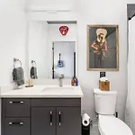 2 Side By Side Units, The Honky Tonk Party Pads, Parking Gym Pool Apartment