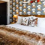 2 Side By Side Units, The Honky Tonk Party Pads, Parking Gym Pool * Nashville