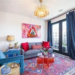 Apartment Downtown Midtown Vanderbilt, Honky Tonk Party Pad 1, Parking Gym Pool Nashville