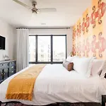 Apartment Downtown Midtown Vanderbilt, Honky Tonk Party Pad 1, Parking Gym Pool Nashville