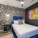 Downtown Midtown Vanderbilt, Honky Tonk Party Pad 1, Parking Gym Pool Apartment *