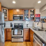 Prime East Nash Location - 5 Mins To Broadway