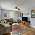 Holiday home 2 Bedroom 4 Miles To Broadway Sleeps 4 *