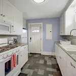 2 Bedroom 4 Miles To Broadway Sleeps 4 *