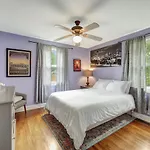2 Bedroom 4 Miles To Broadway Sleeps 4 Holiday home