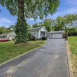2 Bedroom 4 Miles To Broadway Sleeps 4 Holiday home Nashville