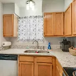 Apartment 2 Bdr With Free Parking! 2m To Broadway! Nashville