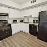 Brentwood N9 I Cozy & Comfy I 2Bd I Free Parking