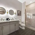 Jolene On Main - East Nash - 1 Mile To Dtnash - New * Nashville