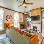Bright Whites Creek Home: 12 Mi To Dtwn Nashville! Holiday home