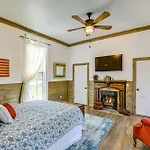 Bright Whites Creek Home: 12 Mi To Dtwn Nashville! Holiday home