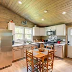 Bright Whites Creek Home: 12 Mi To Dtwn Nashville! Holiday home *