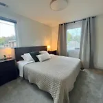 Restful Sanctuary Minutes From Downtown