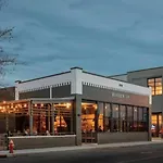 Summer End Sale Prime Location *
