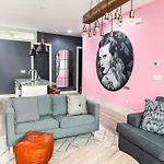 The Swift House - Music In East Nash Holiday home