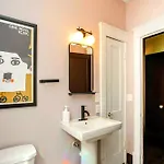 Bright In Hip East Walk To 5 Points - Only 2 Miles To Downtown Holiday home Nashville