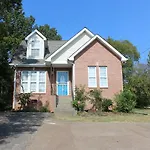 Charming 3-Bedroom House Scenic&Close To Downtown