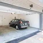 6 Bedroom Quiet Townhome! 6Min To Airport & 15Min To Downtown!