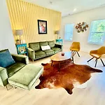 4br Game 6 Beds Family, Opry & Bway Holiday home *