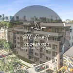 Holiday home Modern Music Row With King & Queen Bedrooms + Private Balcony Pool & Fitness Center Walk To Rca B & Local Dining Under 2 Miles To Broadway Garage Parking Elevator Access 24 Hr Hospitality
