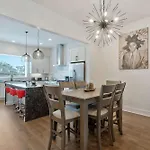 East Nashville Home With Rooftop