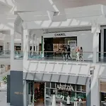 Cozy Getaway Mins To Downtown, Broadway Airport