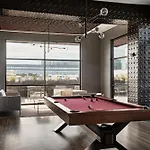 Modern Music Row With King & Queen Bedrooms + Private Balcony Pool & Fitness Center Walk To Rca B & Local Dining Under 2 Miles To Broadway Garage Parking Elevator Access 24 Hr Hospitality Holiday home *
