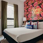 Holiday home Modern Music Row With King & Queen Bedrooms + Private Balcony Pool & Fitness Center Walk To Rca B & Local Dining Under 2 Miles To Broadway Garage Parking Elevator Access 24 Hr Hospitality *