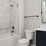 Modern Music Row With King & Queen Bedrooms + Private Balcony Pool & Fitness Center Walk To Rca B & Local Dining Under 2 Miles To Broadway Garage Parking Elevator Access 24 Hr Hospitality Holiday home