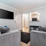 Downtown 1br With Full Kitchen, Pet-friendly * Nashville