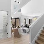 Luxury Penthouse With 2 Floors Pool Patio Gym Walk To Broadway *