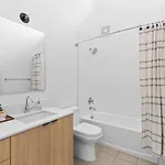 Luxury Penthouse With 2 Floors Pool Patio Gym Walk To Broadway Apartment