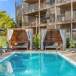 Luxury Penthouse With 2 Floors Pool Patio Gym Walk To Broadway *