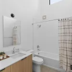 Luxury Penthouse With 2 Floors Pool Patio Gym Walk To Broadway