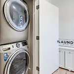 1 Mi To Downtown Nashville Townhome With Balcony!