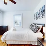 East Discovery Holiday home