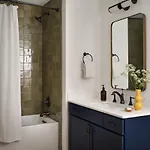 Memoir Wedgewood Houston Hotel