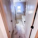 Holiday home 7 Min From Broadway! 3 Bed 2.5 Bath