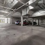 Upscale Music Row Corner Unit With Patio Rooftop With View And Gym Apartment Nashville